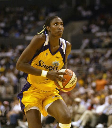 Basketball Hall of Famer Lisa Leslie all about making dreams come true for girls and young women
